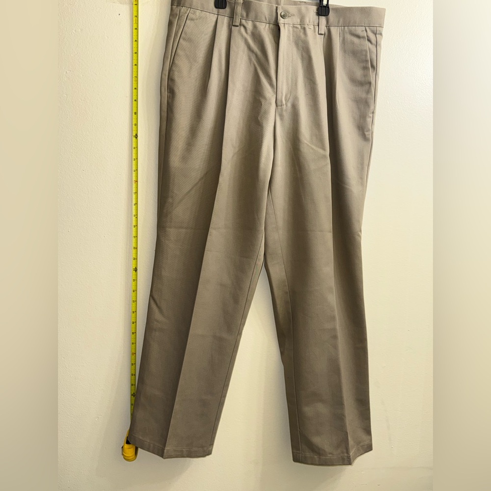 Dockers Khaki Pleated Classic Fit Pants W36‎ L29